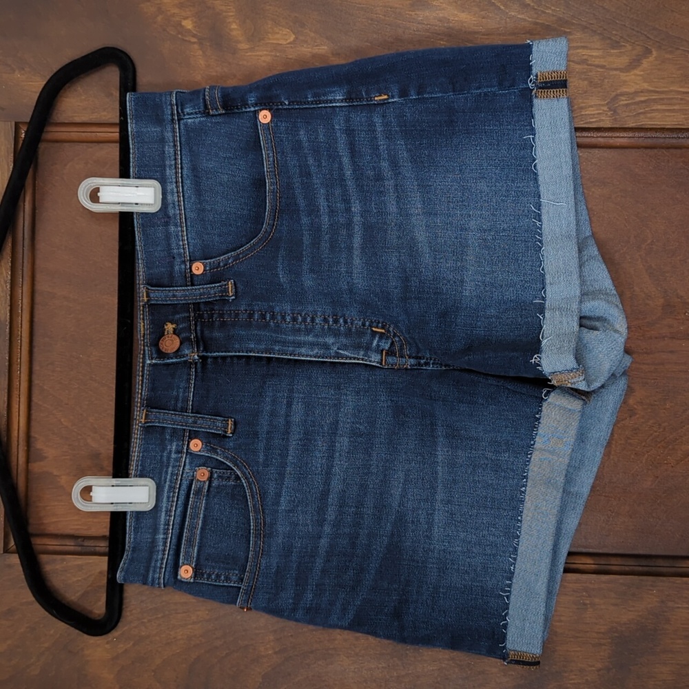 LIKE NEW | Madewell | High Rise Denim Shorts with Tencel in Danny Wash Size 27